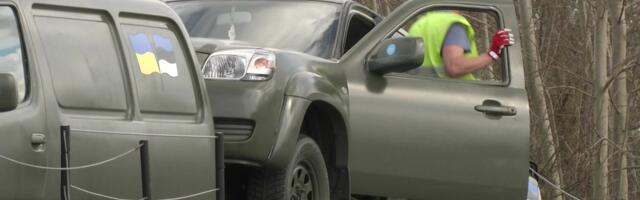 Reporter: Kulub marjaks ära! Tartumaalt läks Ukraina poole teele kaks treileri täit maastureid