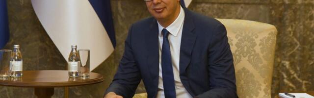 Vučić: „Leteći automobil biće predstavljen u Srbiji do decembra sledeće godine“