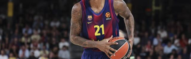 BEZOBRAZLUK ILI DEKONCENTRACIJA? Košarkaši Crvene zvezde kao "pali sa kruške" gledali kako Klajburn spaljuje mrežicu...