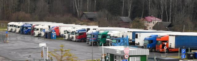 Lukašenka lubab lõpuks mullu novembrist Valgevenes lõksus olnud veokid Leetu tagasi