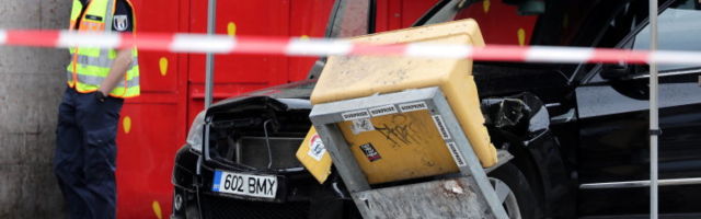 FOTOD ja VIDEO | Eesti numbrimärkidega auto kihutas Berliinis rahva sekka ja vigastas raskelt kolme inimest. "Palun vabandust!" hüüdis juht pärast õnnetust