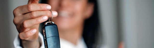 Vanemate nimele tehtud liikluskindlustus – mis on seltside suhtumine ja kas seda tasub teha?