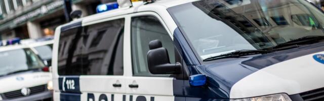 Soomes hukkus pisike laps, kes jäi lasteaias voodi ja seina vahele lõksu. Politsei uurib juhtumit kui tapmist