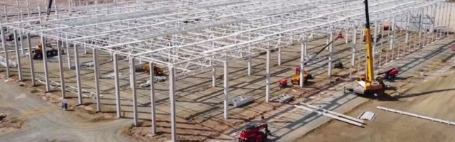 Tesla Berliini gigatehase ehitustööd on osaliselt seiskunud