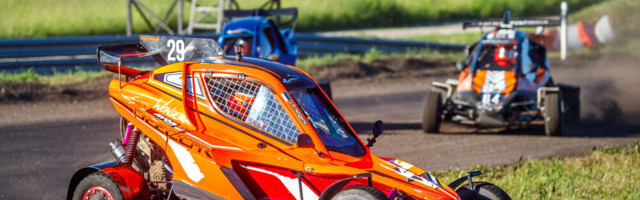 Rallikrossi Eesti meistrivõistlused startisid Laitses