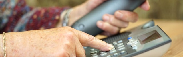 Ida-Virumaa eakaid hakatakse telefoni teel vaktsineerima kutsuma
