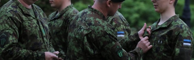 FOTOD | Kalevi jalaväepataljon pühitses reamehed nooremseersantideks