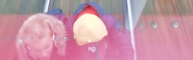 FOTO | Lapsed sõitsid trammipuhvritel, asi võinuks lõppeda kurvalt