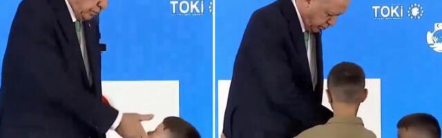 MEEDIAVALVUR: Erdoğan andis kõrvakiilu pisikesele lapsele, kes ei suudelnud kohe tema kätt, ja lubas tungida Iisraeli