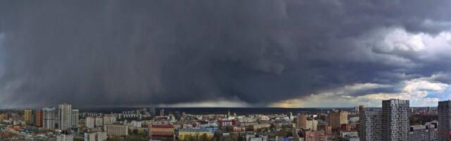 Järjekordne Vene naftatehas sai tabamuse, taevas tõmbus mustaks