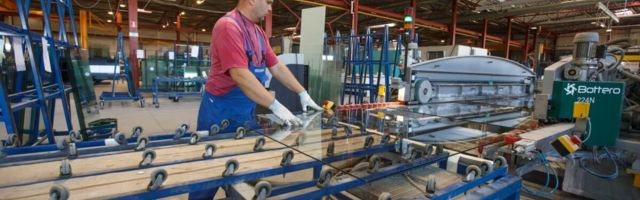 Omanikku vahetanud Klaasimeister kasvas mõõdukalt