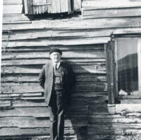 Liivi Muuseum tähistab 35. tegutsemisaastat näitusega legendaarsest teatrimehest Karl Adrast