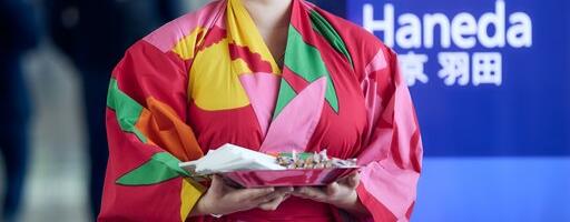 Finnair suurendab 2025. aasta suveks Jaapani lendude arvu ja tähistab sakura hooaega Marimekko yukata’dega