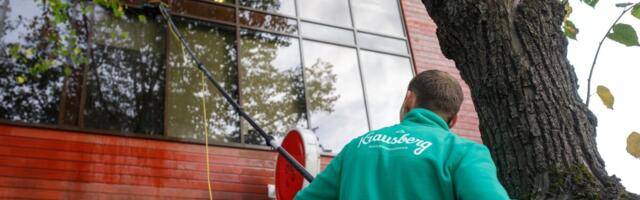 Puhastusfirmas suhtleb värbamisel kandidaadiga esmalt tehisaru