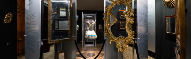 Ajaloomuuseumi uuel näitusel kohtuvad haruldased peeglid ja Liisi Eesmaa kleidid