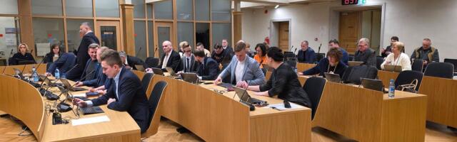 Narva opositisoon annab täna üle umbusaldusavaldused, hääletus võib toimuda aga alles kuu pärast