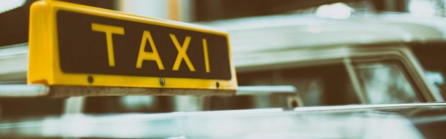 Kurioosum: heauskne taksojuht sõidutas kliendid pandimajja