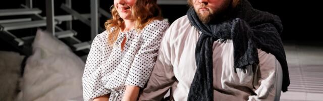 Rakvere Teatri „Karge meri” viib maailmast eraldatud saarele, kalurite ja hülgeküttide hulka, karmidesse oludesse, kus rõõme pole palju.