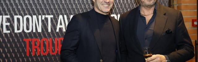 OTSEFOTOD | Pidulik õhtusöök legendi auks. Vipid said suruda profipoksi maailmameistri Oleksandr Ussõki kätt