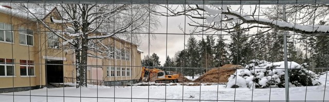 Kuu­sa­lu algk­las­si­ma­ja ehi­ta­ja oo­tab soo­je­mat tal­veil­ma