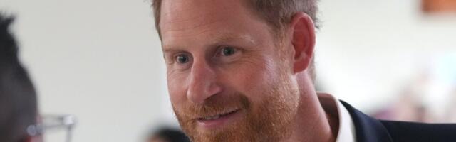 Harry lendab suvel Ühendkuningriiki. Kuningliku kirjaniku sõnul väldib prints kahe siniverelisega kohtumist