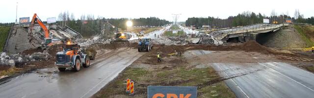 LIVE: виадук Канама был взорван, идут работы по расчистке