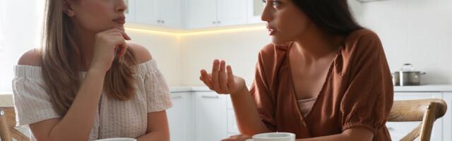 Horoskoop paljastab: nende tähemärkidega tekib Skorpionil kõige tugevam ja ustavam sõprus