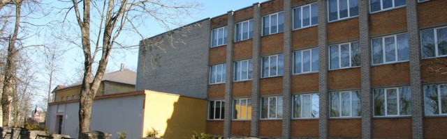Kohtla-Järve Kesklinna põhikool tegutseb vanas majas viimast aastat