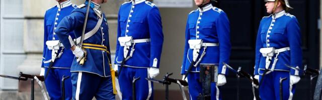 Stockholmi kuningalossi valvuriga juhtus koletu õnnetus