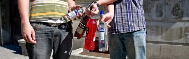 Mitu Pärnu poodi jäid vahele alkoholi müümisega alaealistele