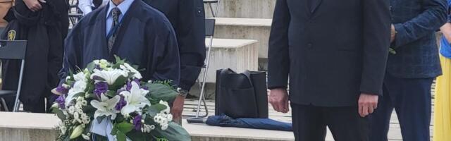 EKRE poliitikud panid MRP aastapäeval pärja Maarjamäe memoriaali juurde