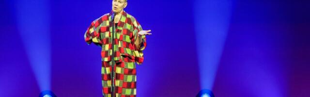 Suur petmine. Maainimest veeti Semperi propagandaetendusel „Kus oled sina?“ koledal kombel ninapidi