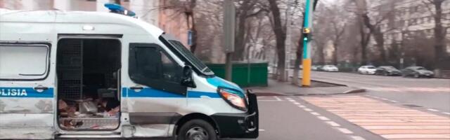 Reporter: Pealtnägijate sõnul jätkub Almatõs tulistamine