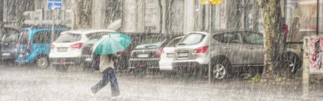 SKLONITE SE SA ULICA! NEVREME U BEOGRADU Crni oblak se nadvio nad prestonicom (VIDEO)