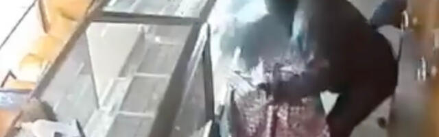 VIDEO: Soome juveeliärisse tunginud mehed viisid minutiga kaasa enam kui poole miljoni eest asju