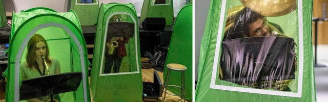 Koroonamuusika Ameerika moodi: koolibänd pop-up telkides ja publik täispuhutavates mullides