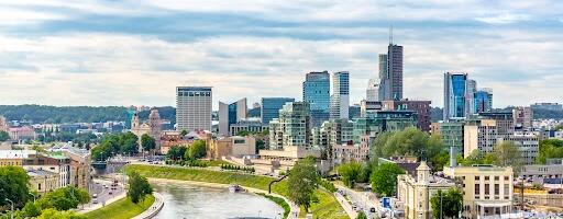 Leedu maksab välistööjõu palkamise eest peale. Eestis enam sama skeemi ei rakendata