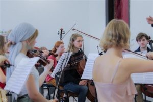 Noor, kuid südi kratt