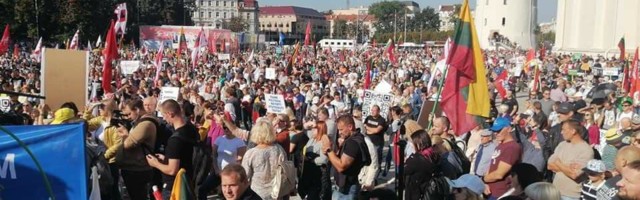 Leedus protestis koroonameetmete vastu ligi 10 000 inimest
