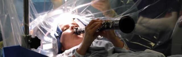 Parkinsoni tõvega patsient mängis protseduuri ajal klarnetit, võimaldades kirurgidel näha – ja kuulda – tulemusi reaalajas