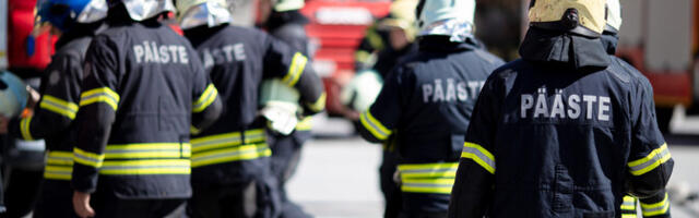 В Йыгевамаа попал в аварию грузовик с серной кислотой