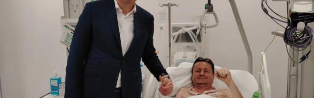 VUČIĆ POSETIO DARKA GLIŠIĆA U BOLNICI! Čvrst stisak ruke i uzdignuta pesnica - "DARKO NESALOMIVI" (FOTO)
