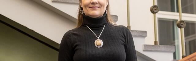 KLÕPS | Äsja abielu lahutanud Inga Lunge nautis näituse avamist koos taskuhäälingusaate juhiga