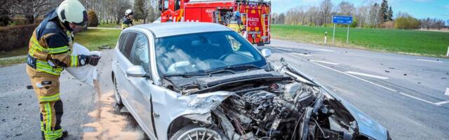 FOTOD JA VIDEO | Päev liikluses_ bemmijuht sõitis veoautole ette