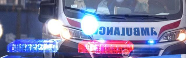 Iskočio kroz prozor suda, izlomljen i nepokretan dovezen u Urgentni: Horor u Beogradu