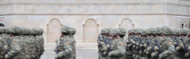 VIDEO | Bakuu võiduparaadil näidati Əliyevile ja Erdoğanile Armeenialt saadud trofeerelvi ja Aserbaidžaani sõjalist võimsust