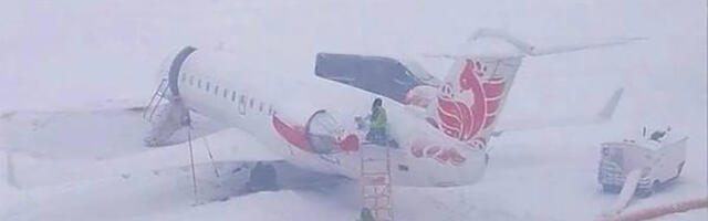 PILTUUDIS: Peterburis jäi lennuk lumehange kinni