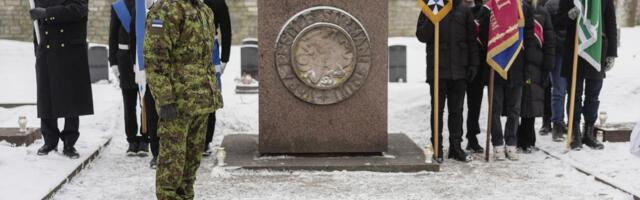 MÄLESTUS ⟩ Sõjamuuseum avas kaitseväe kalmistul kindral Johan Laidoneri kenotaafi