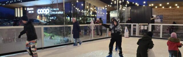 GALERII | Uus uisuväljak meelitas paljud uisutama