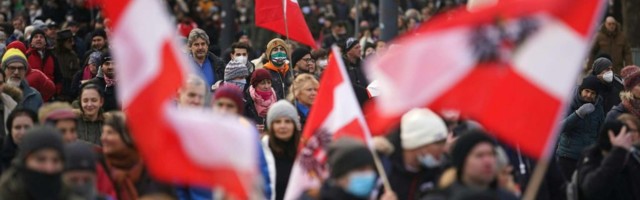 Galerii ja videod: (kümned) tuhanded inimesed avaldasid Viinis meelt meditsiinitürannia vastu
